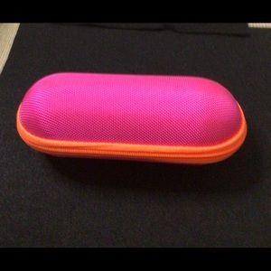 Clinique Makeup Hardshell Holder w Zipper